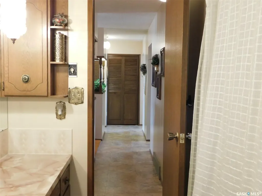 1011 Granville Avenue Assiniboia SK S0H 0B0