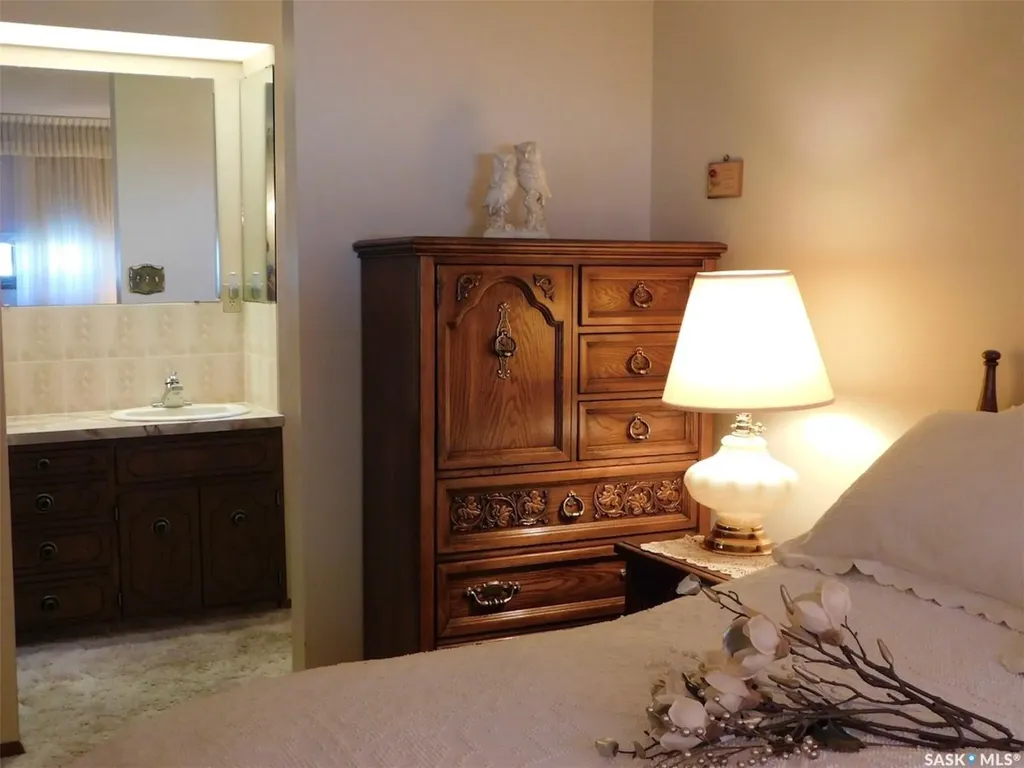 1011 Granville Avenue Assiniboia SK S0H 0B0