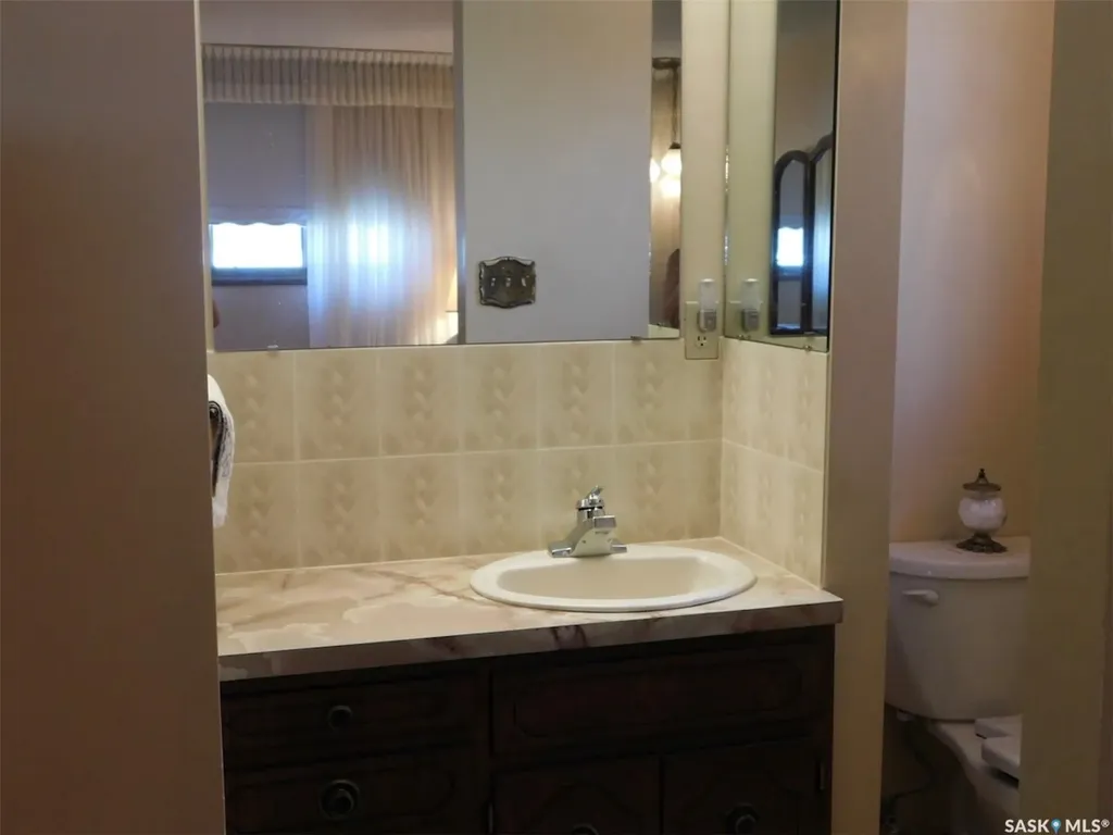 1011 Granville Avenue Assiniboia SK S0H 0B0