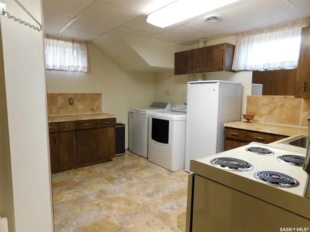 1011 Granville Avenue Assiniboia SK S0H 0B0