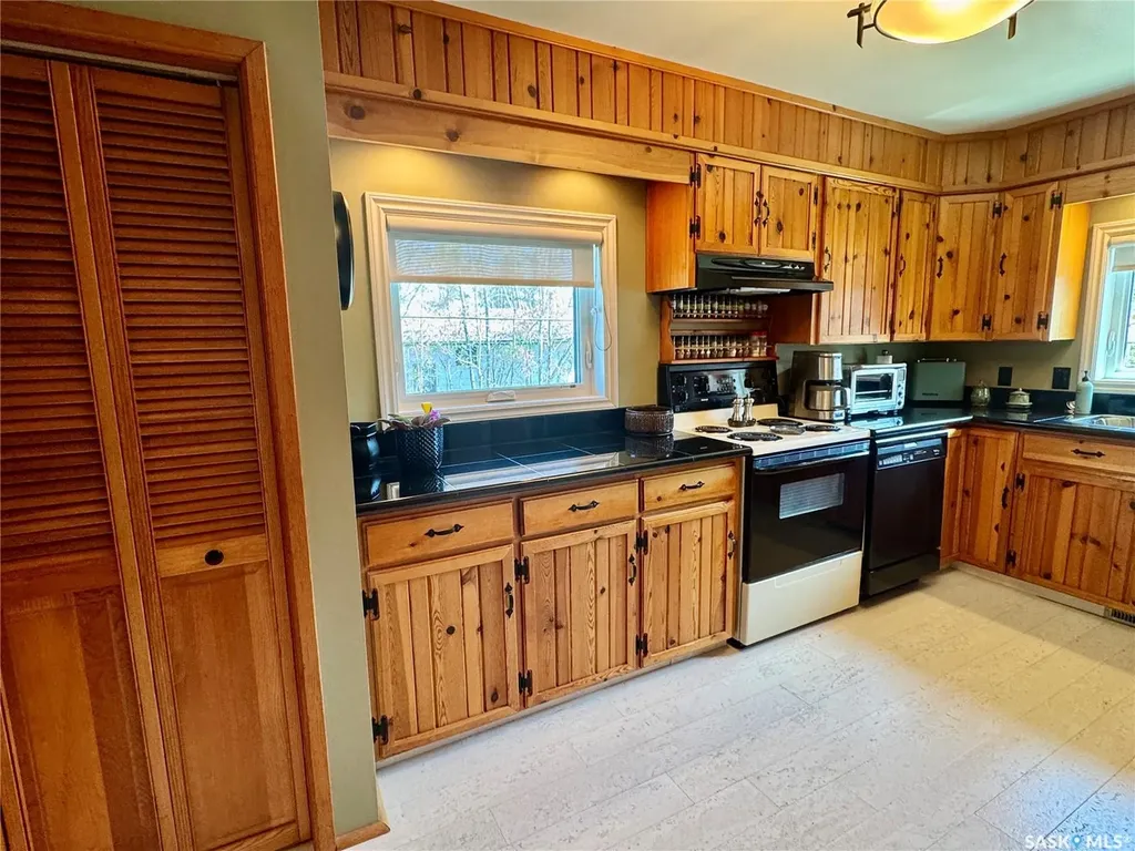 1632 Studer Street La Ronge SK S0J 1L0