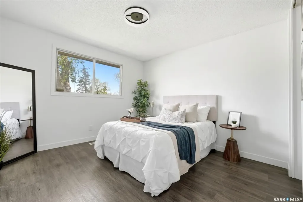 127 Mackenzie Way Regina SK S4N 5M9