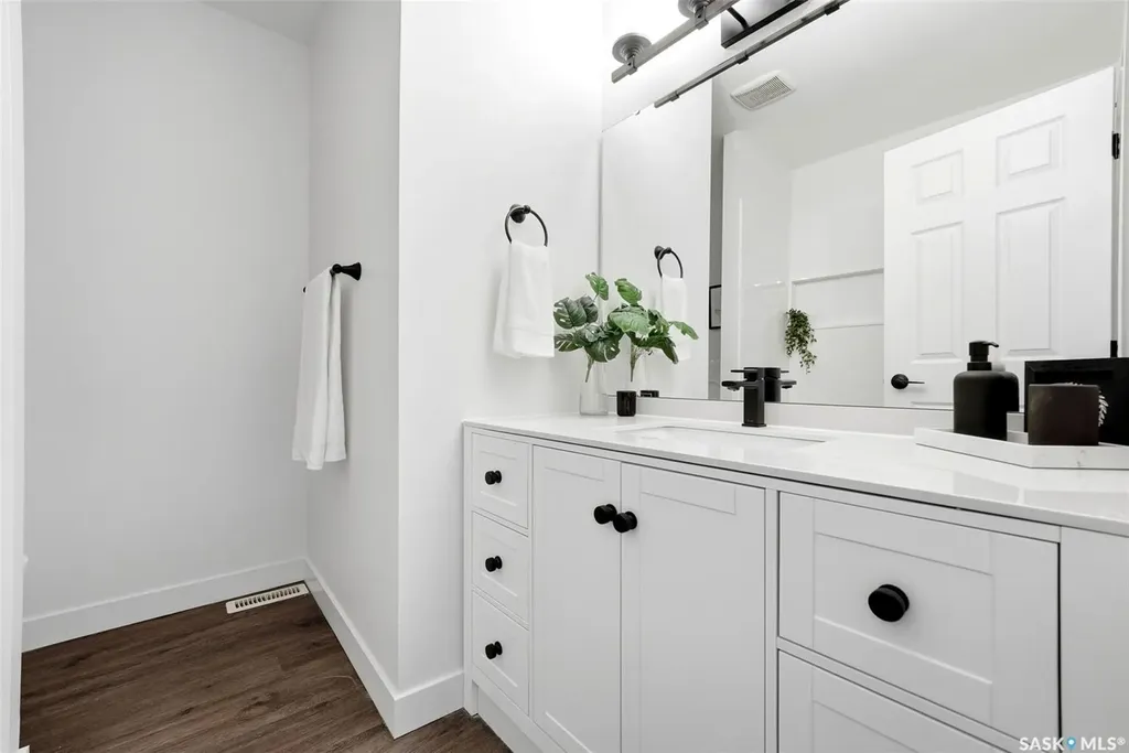 127 Mackenzie Way Regina SK S4N 5M9