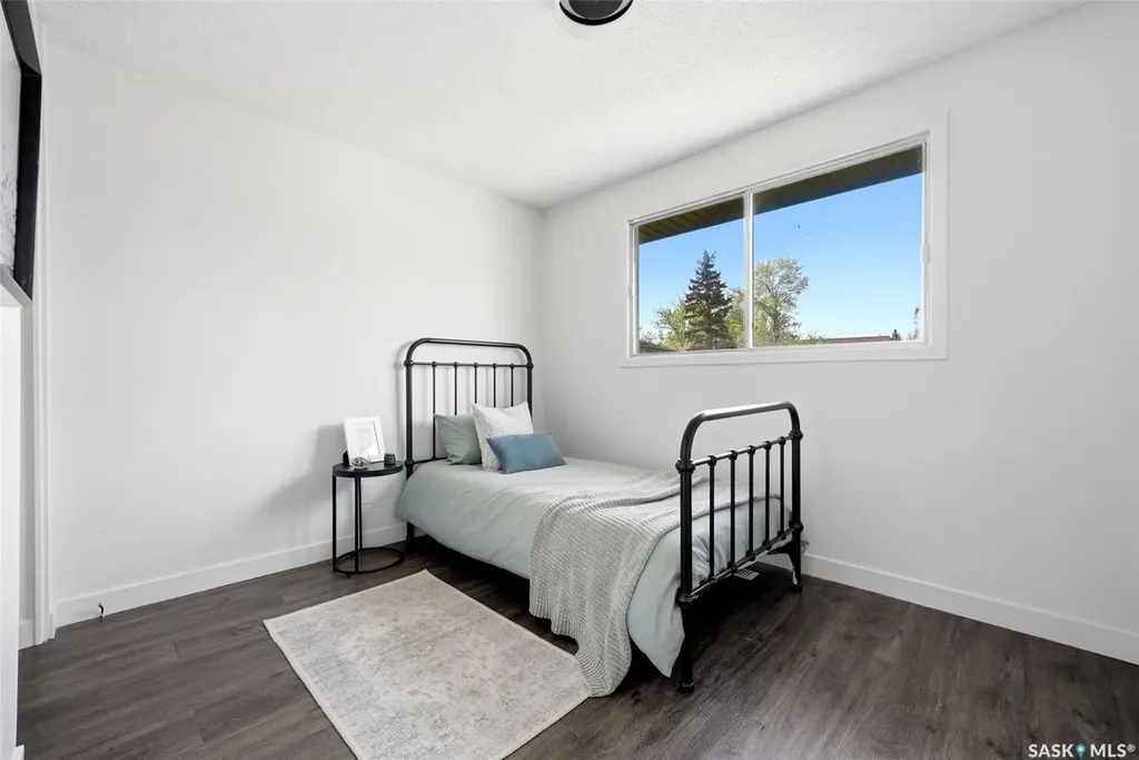 127 Mackenzie Way Regina SK S4N 5M9