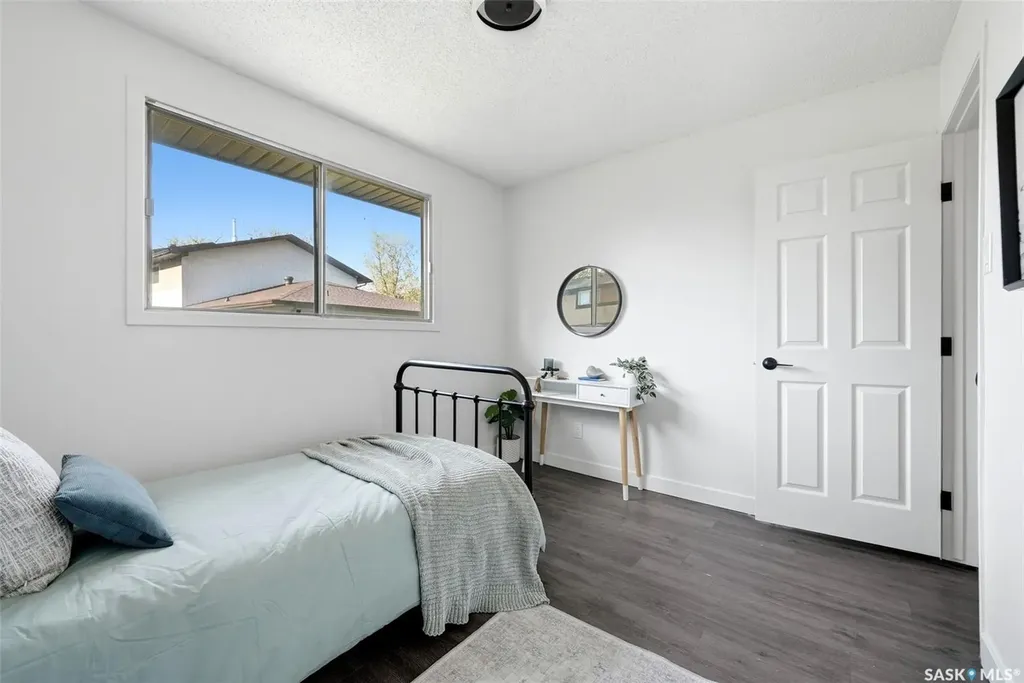 127 Mackenzie Way Regina SK S4N 5M9