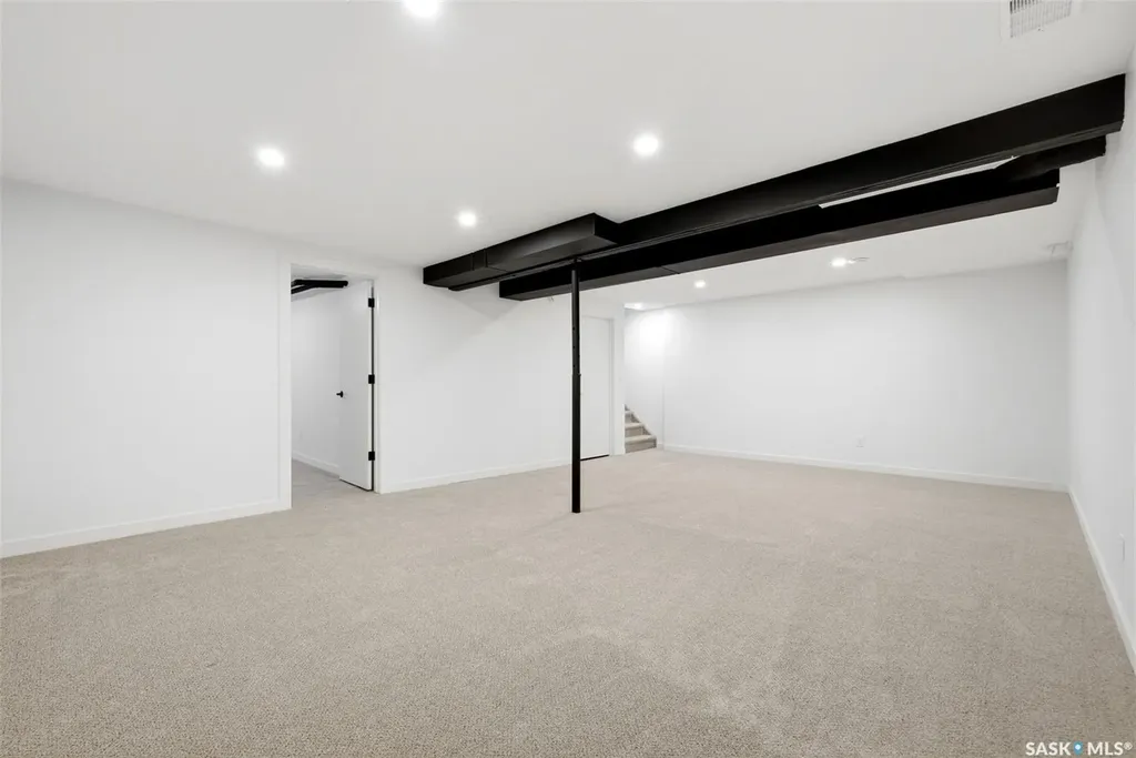 127 Mackenzie Way Regina SK S4N 5M9
