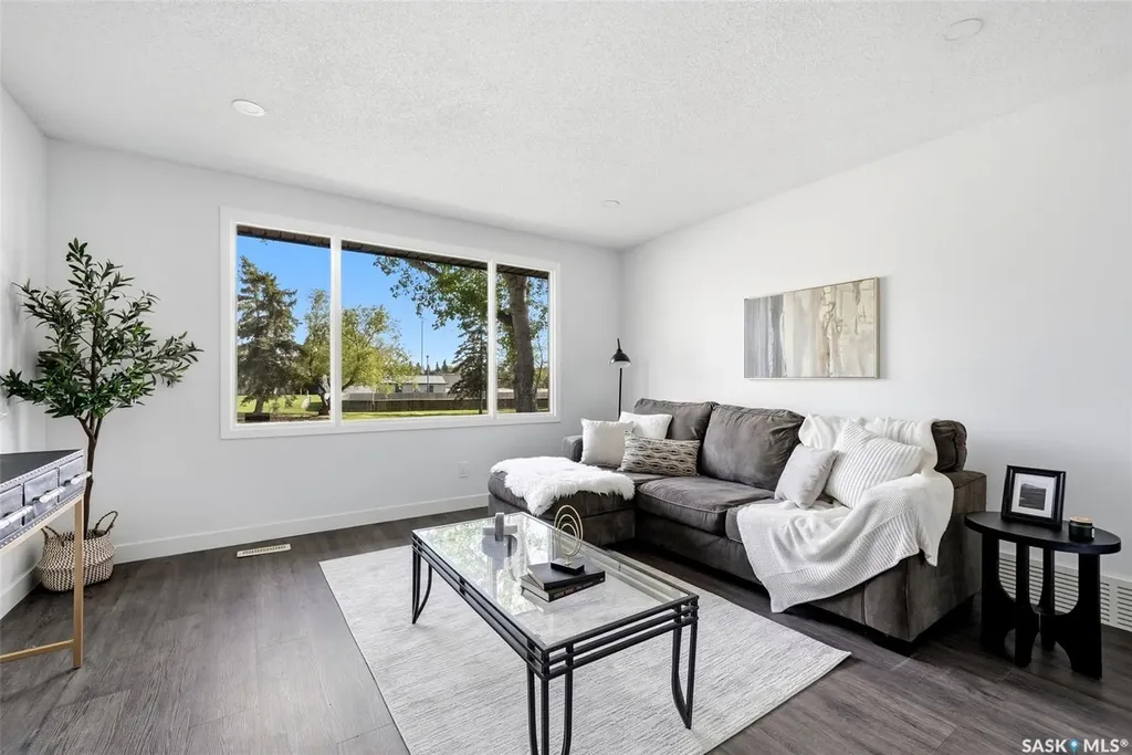 127 Mackenzie Way Regina SK S4N 5M9