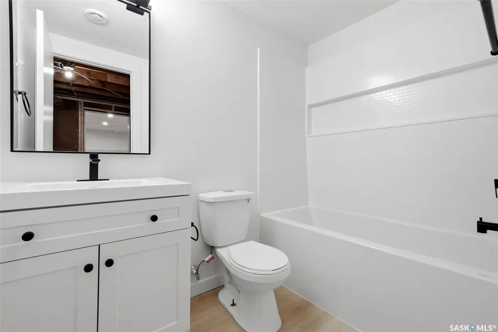 127 Mackenzie Way Regina SK S4N 5M9