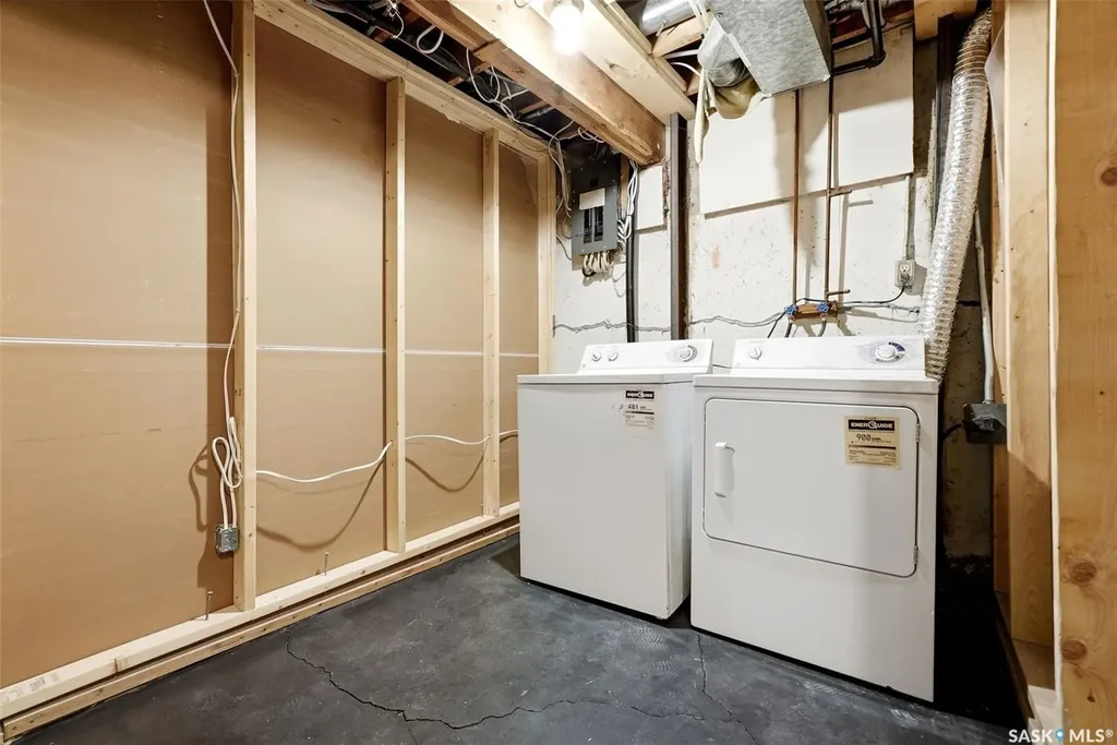 127 Mackenzie Way Regina SK S4N 5M9
