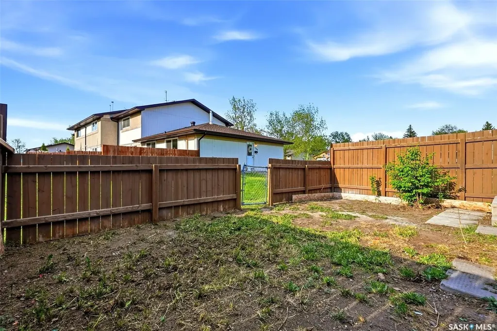 127 Mackenzie Way Regina SK S4N 5M9