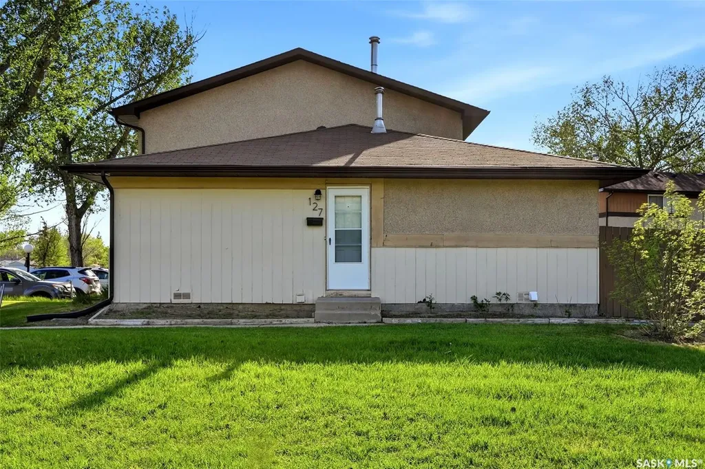 127 Mackenzie Way Regina SK S4N 5M9