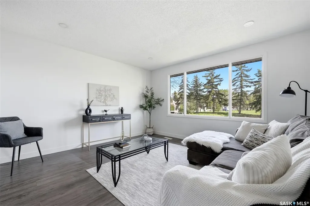 127 Mackenzie Way Regina SK S4N 5M9