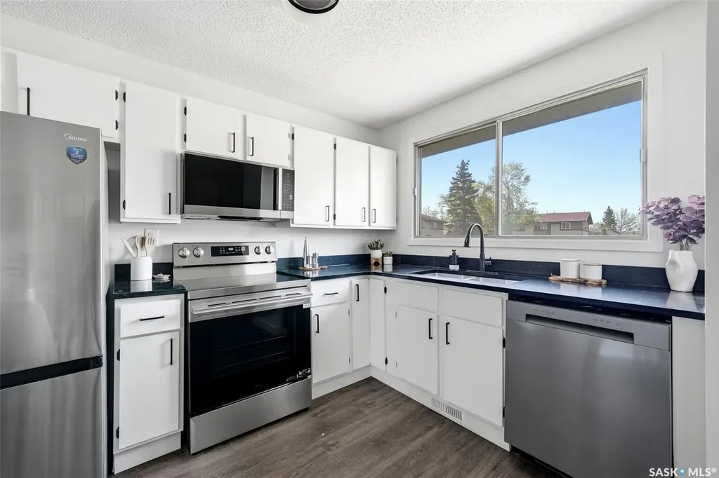 127 Mackenzie Way Regina SK S4N 5M9