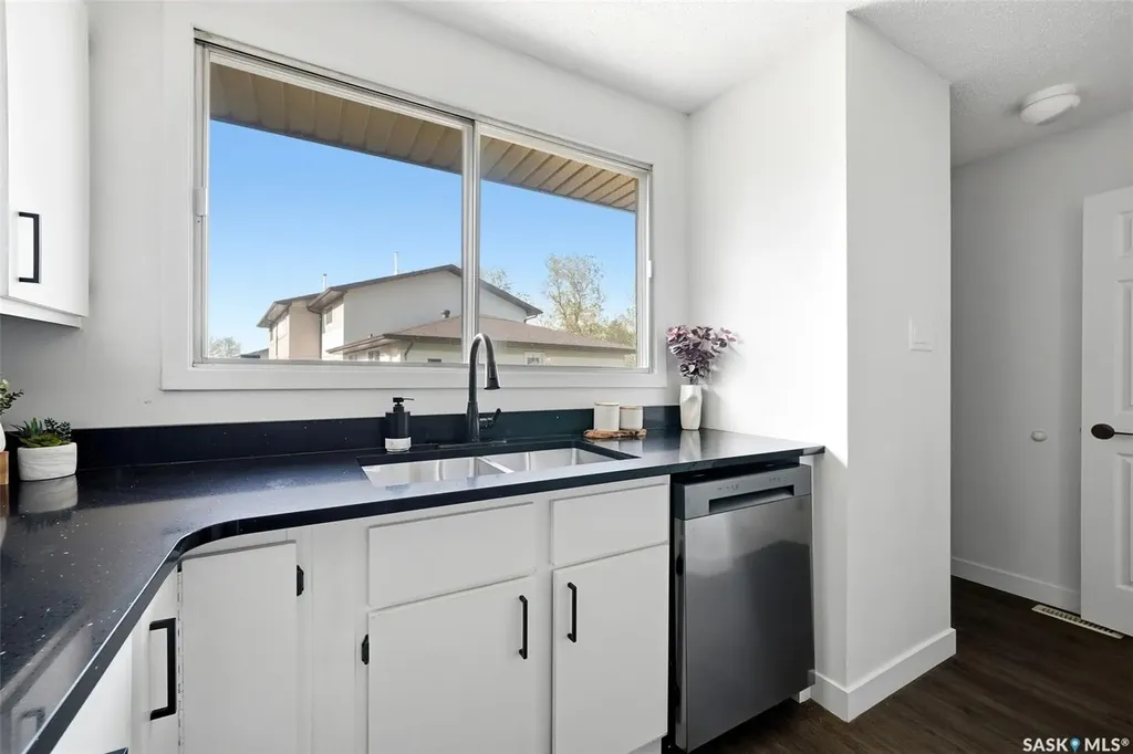 127 Mackenzie Way Regina SK S4N 5M9