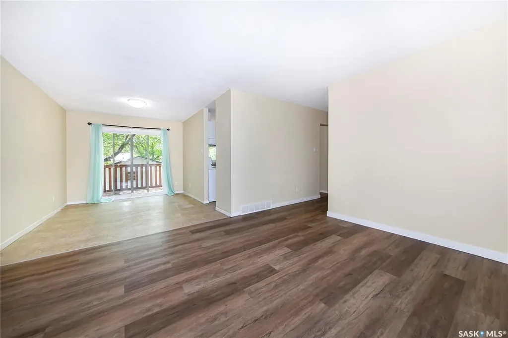 1609 B Avenue N Saskatoon SK S7L 1H2