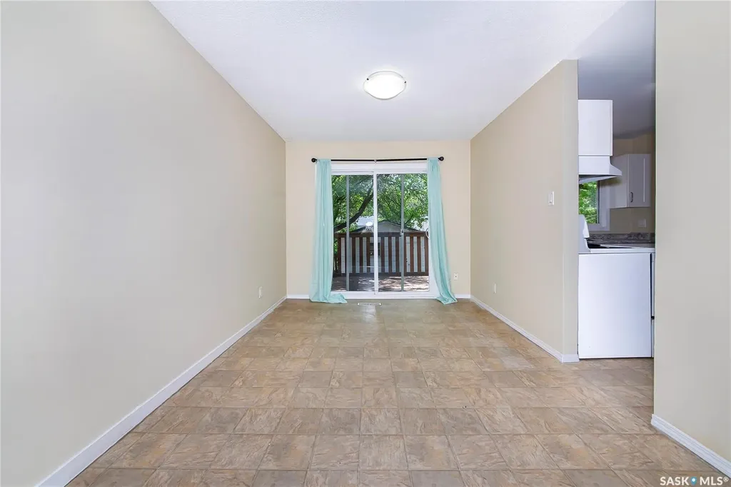 1609 B Avenue N Saskatoon SK S7L 1H2
