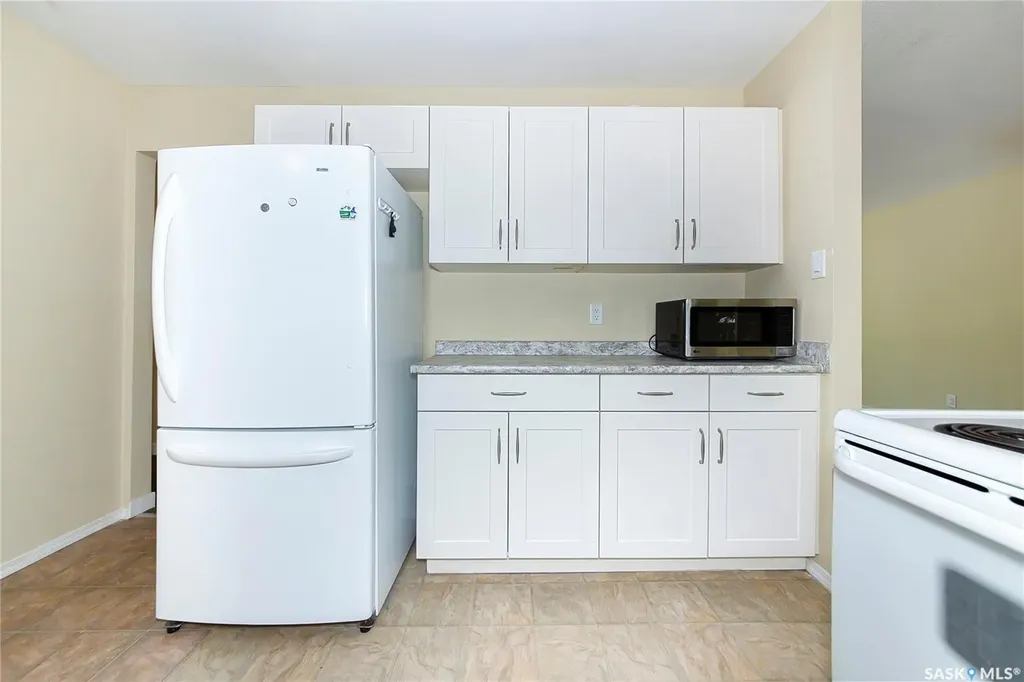 1609 B Avenue N Saskatoon SK S7L 1H2