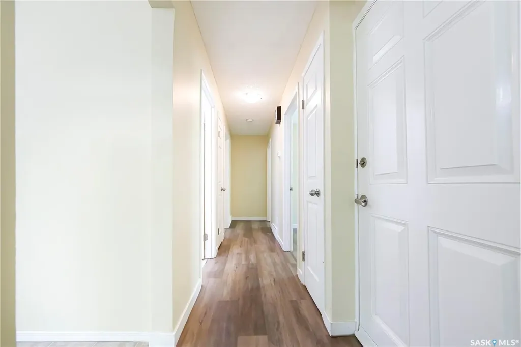 1609 B Avenue N Saskatoon SK S7L 1H2