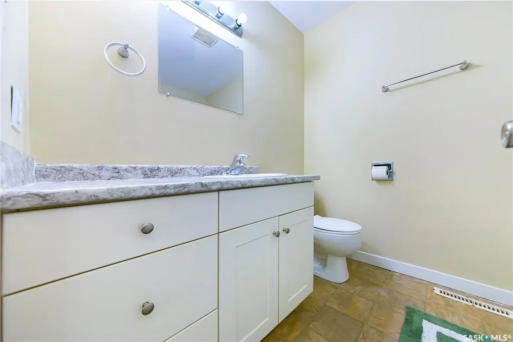 1609 B Avenue N Saskatoon SK S7L 1H2