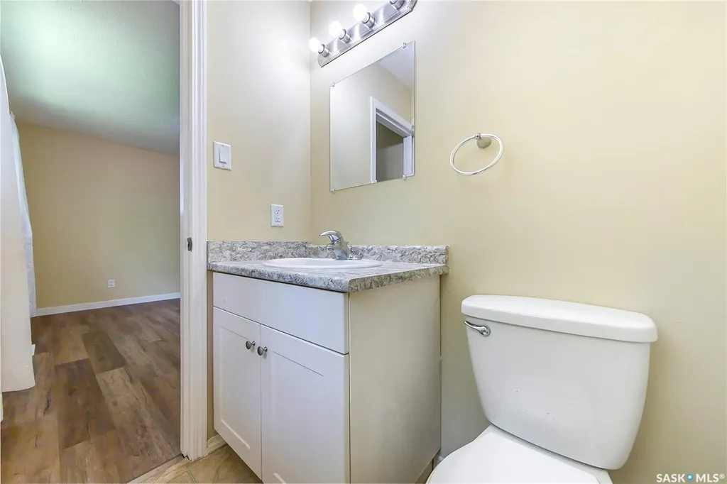 1609 B Avenue N Saskatoon SK S7L 1H2