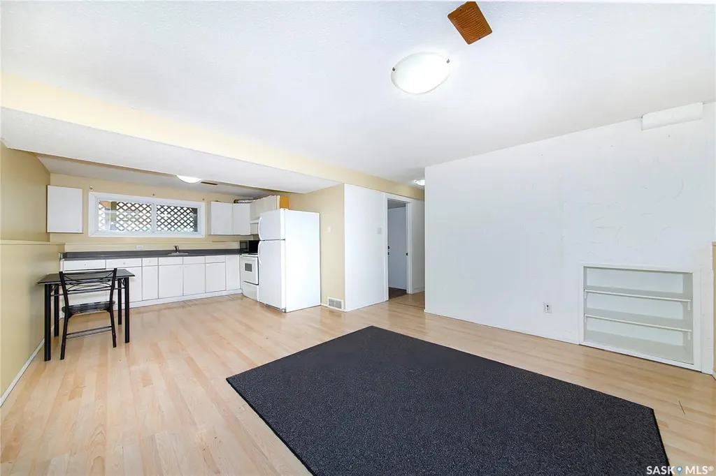 1609 B Avenue N Saskatoon SK S7L 1H2