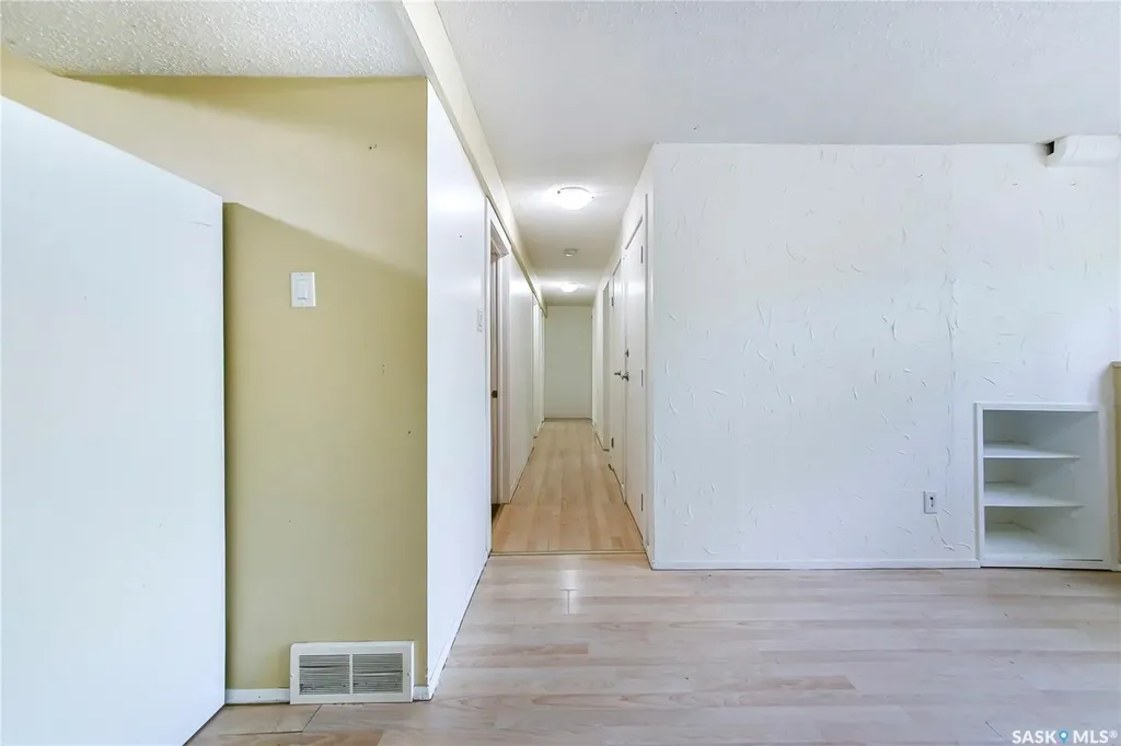 1609 B Avenue N Saskatoon SK S7L 1H2