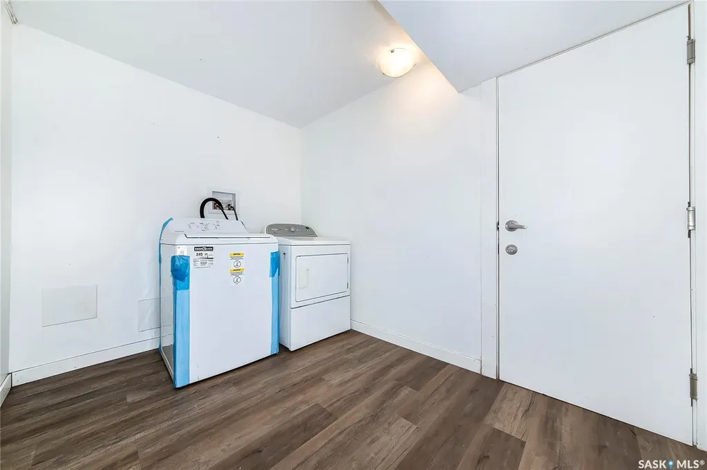1609 B Avenue N Saskatoon SK S7L 1H2