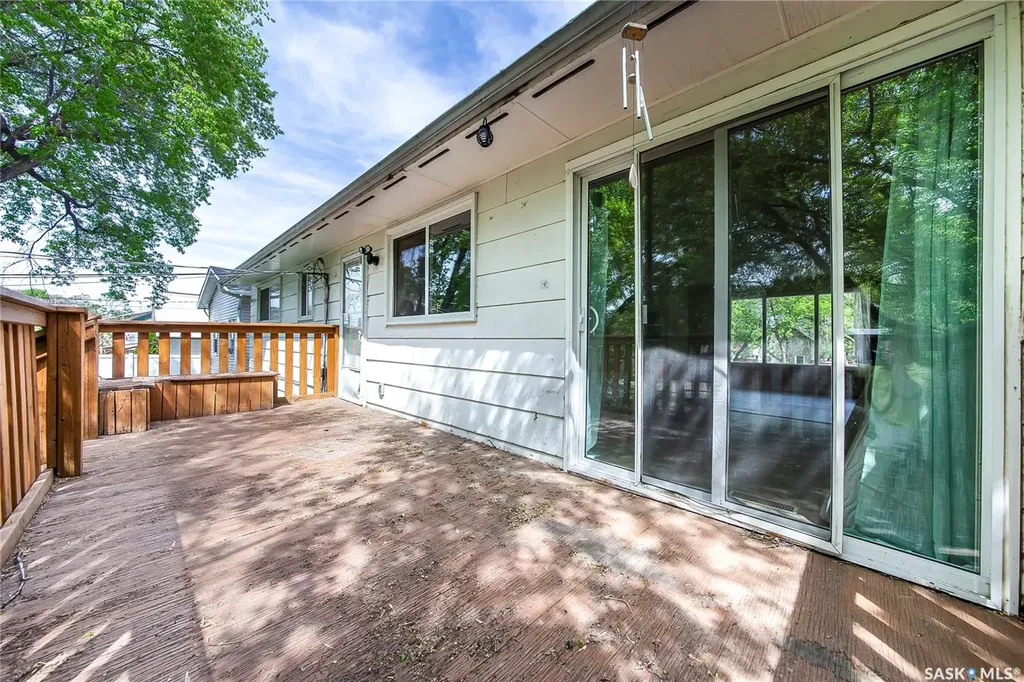 1609 B Avenue N Saskatoon SK S7L 1H2