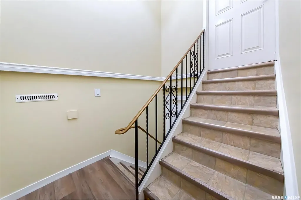 1609 B Avenue N Saskatoon SK S7L 1H2