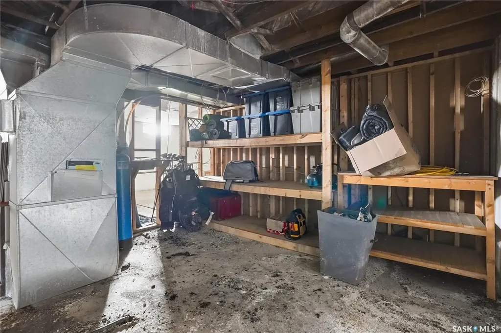 844 6th Avenue NW Moose Jaw SK S6H 4A2