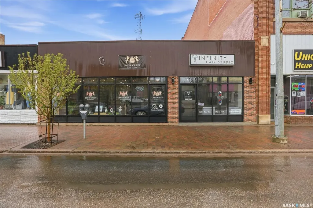 330 Main Street N Moose Jaw SK S6H 3J9
