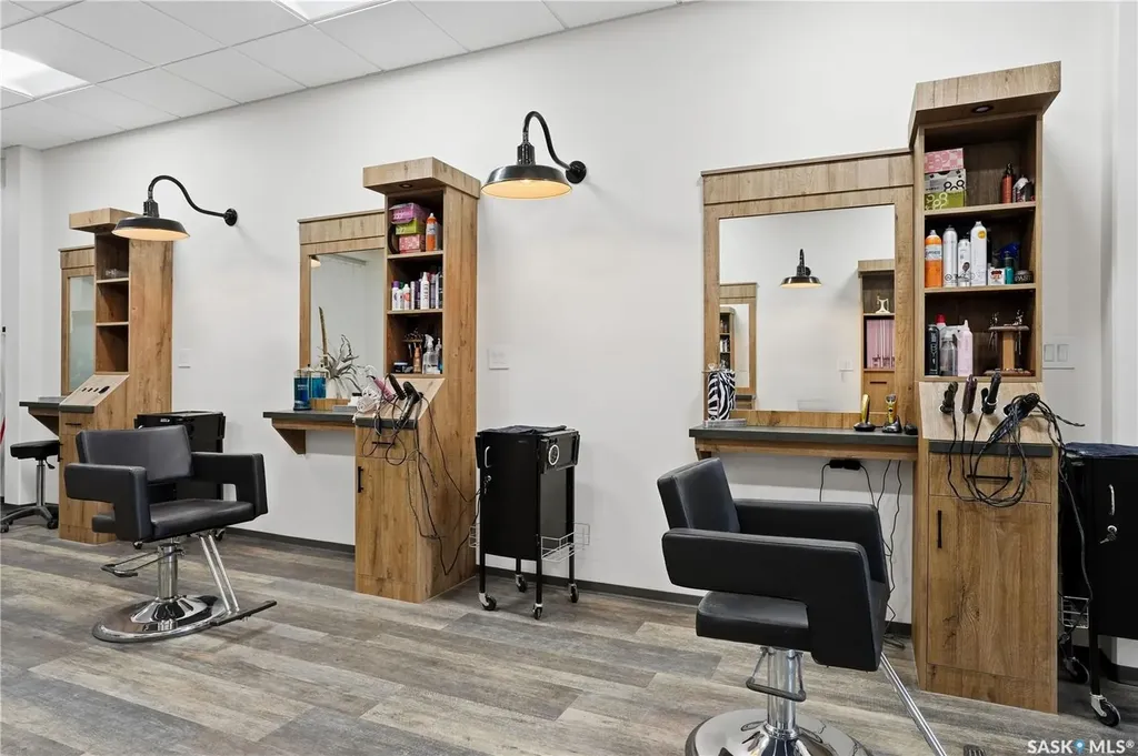 330 Main Street N Moose Jaw SK S6H 3J9