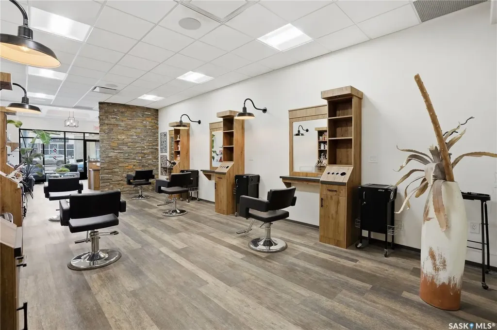 330 Main Street N Moose Jaw SK S6H 3J9
