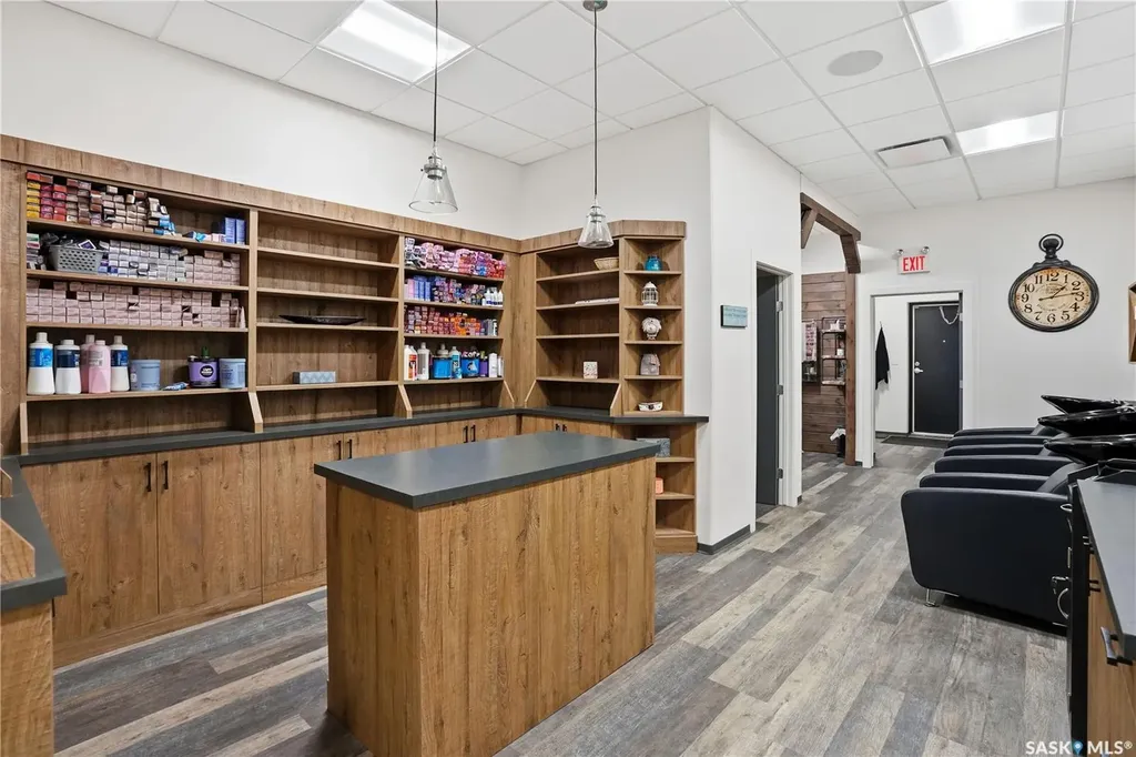 330 Main Street N Moose Jaw SK S6H 3J9