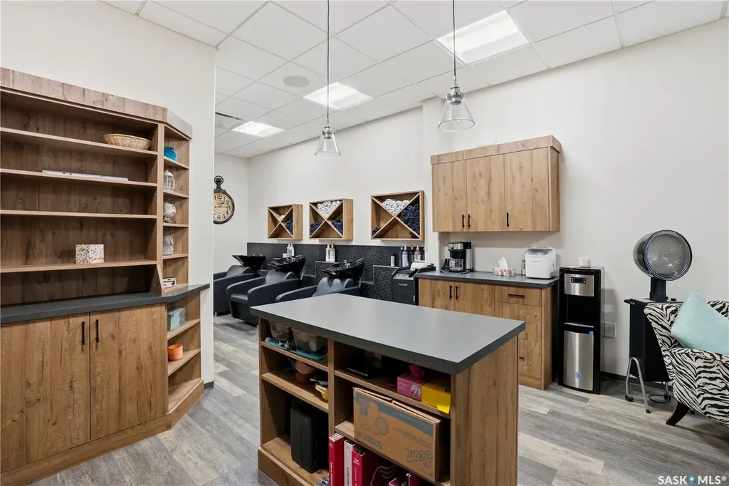 330 Main Street N Moose Jaw SK S6H 3J9