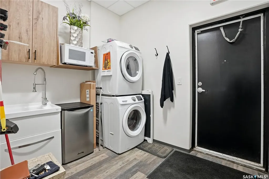 330 Main Street N Moose Jaw SK S6H 3J9