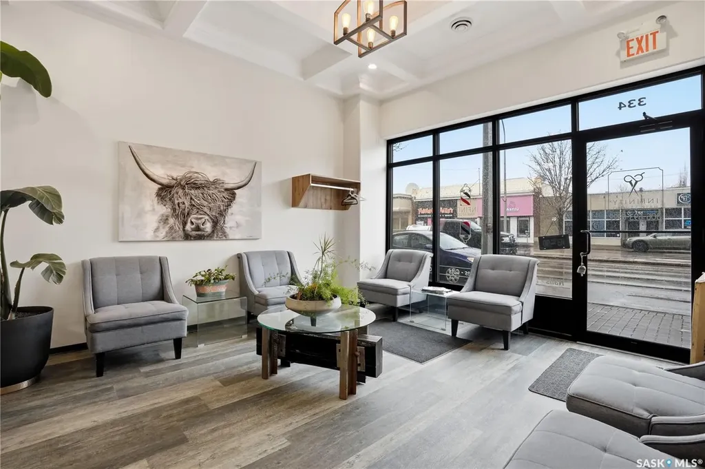 330 Main Street N Moose Jaw SK S6H 3J9