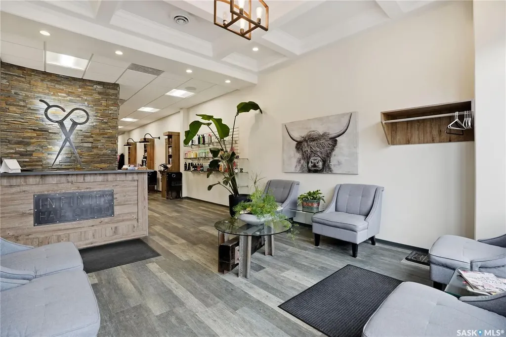 330 Main Street N Moose Jaw SK S6H 3J9