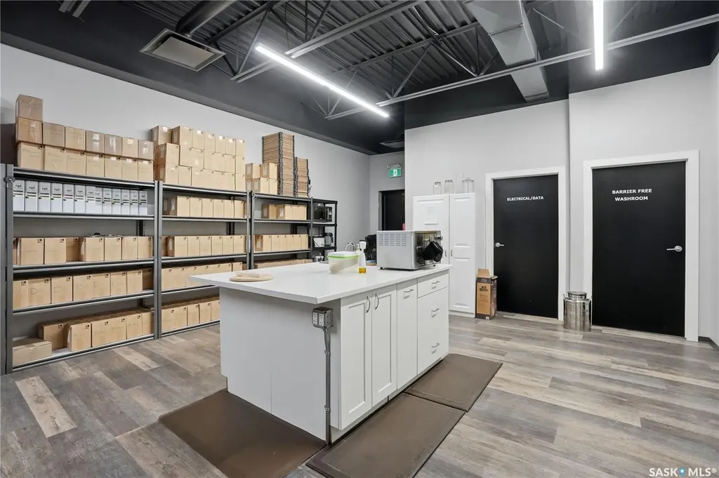 330 Main Street N Moose Jaw SK S6H 3J9