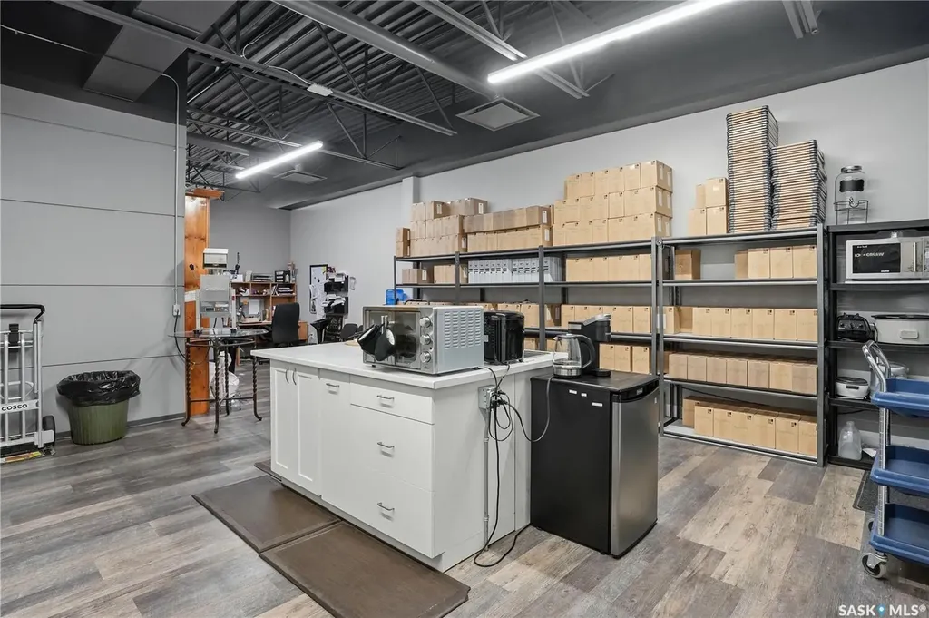 330 Main Street N Moose Jaw SK S6H 3J9
