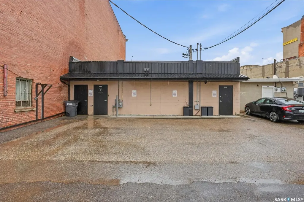 330 Main Street N Moose Jaw SK S6H 3J9