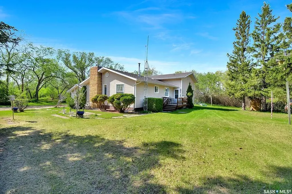 25133 Rural Address Hoodoo Rm No. 401 SK S0K 4P0