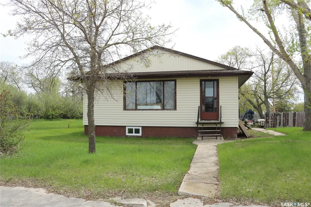 202 Main Street Young SK S0K 4Y0