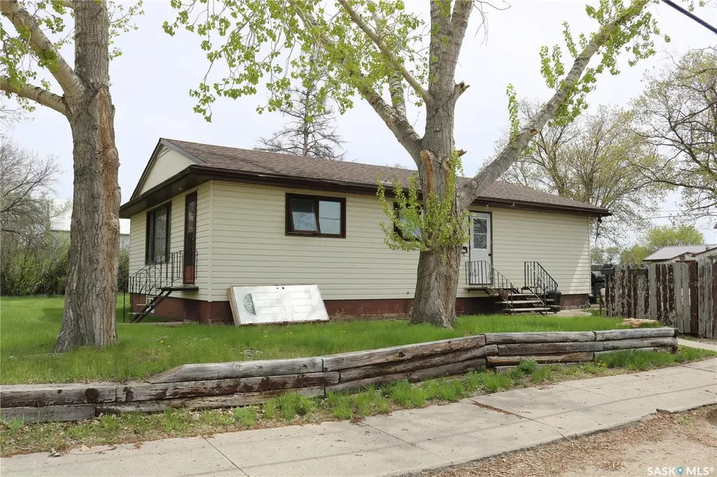 202 Main Street Young SK S0K 4Y0