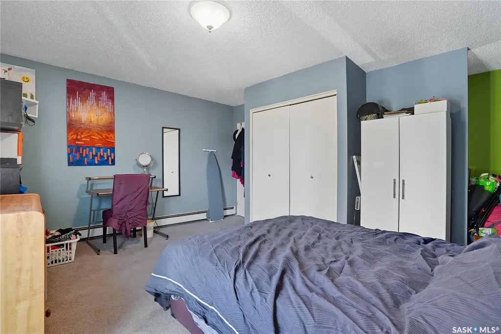 423 4th Avenue N Saskatoon SK S7K 2M4