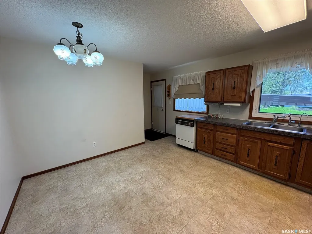 86 1st Street SW Wadena SK S0A 4J0
