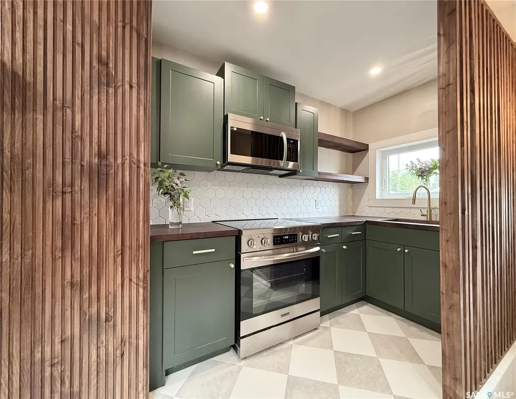 2471 Broder Street Regina SK S4N 3T1