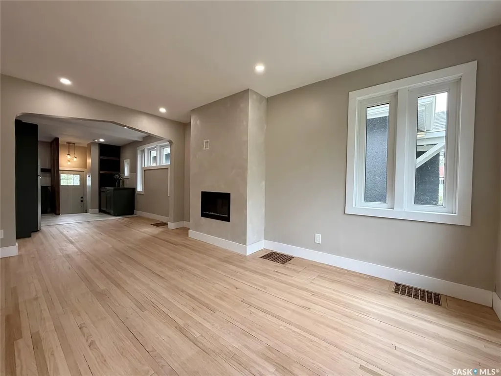 2471 Broder Street Regina SK S4N 3T1