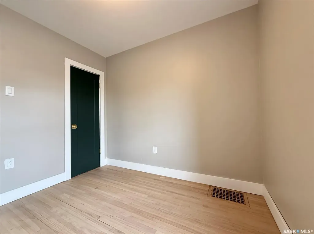 2471 Broder Street Regina SK S4N 3T1