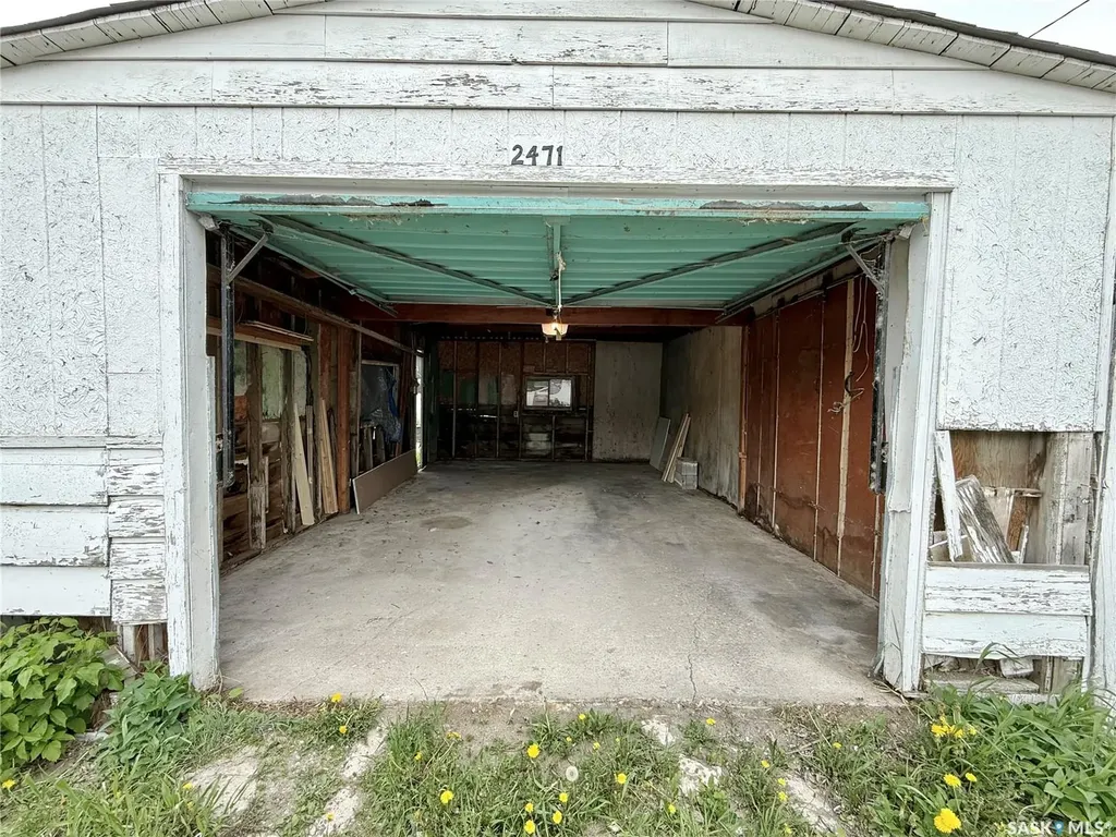 2471 Broder Street Regina SK S4N 3T1